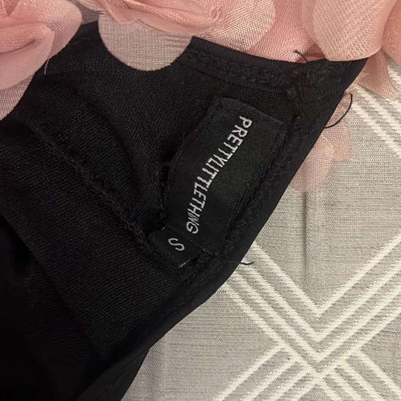 PrettyLittleThing Black One Piece with Pink Floral Straps - Picture 6 of 6